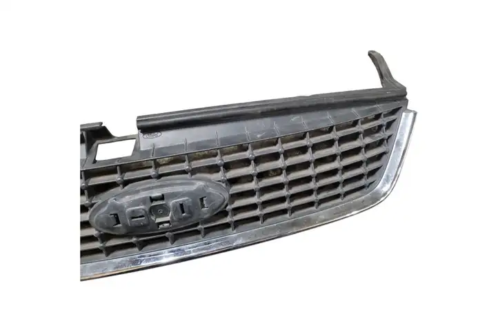 Ford Mondeo Mk III (2000 - 2007) 7S718200A Передняя решетка — фото 6