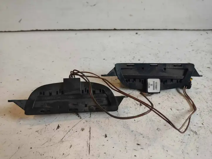 Renault Trafic II (X83) (2002 - 2014) 15729801 Кнопки на рулевом колесе — фото 1