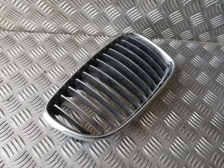 BMW 1 E81 E87 (2004 - 2011) 51137179656 Передняя решетка — фото 2