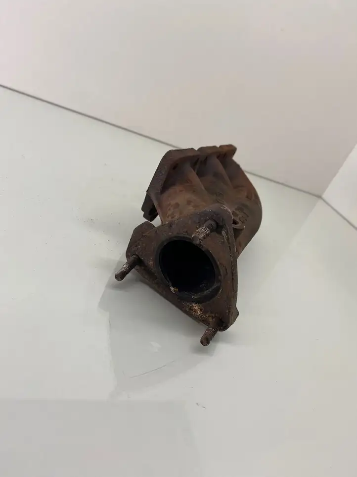 Audi A6 (2004 - 2008)  06E253034E Выпускной коллектор