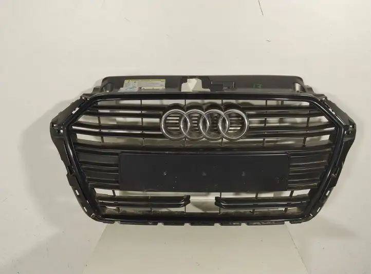 Audi A3/S3 8V (2016 - 2020) 8V3853651AB Верхняя решетка радиатора — фото 1
