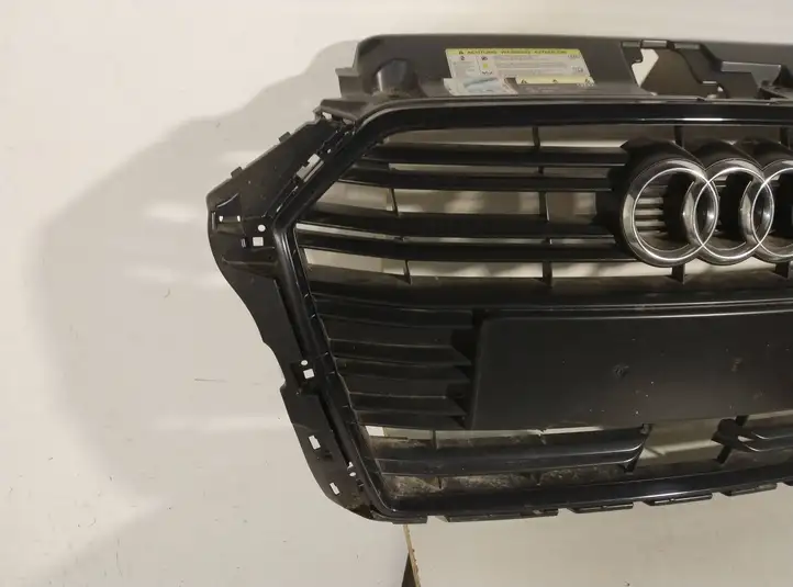 Audi A3/S3 8V (2016 - 2020) 8V3853651AB Верхняя решетка радиатора — фото 2
