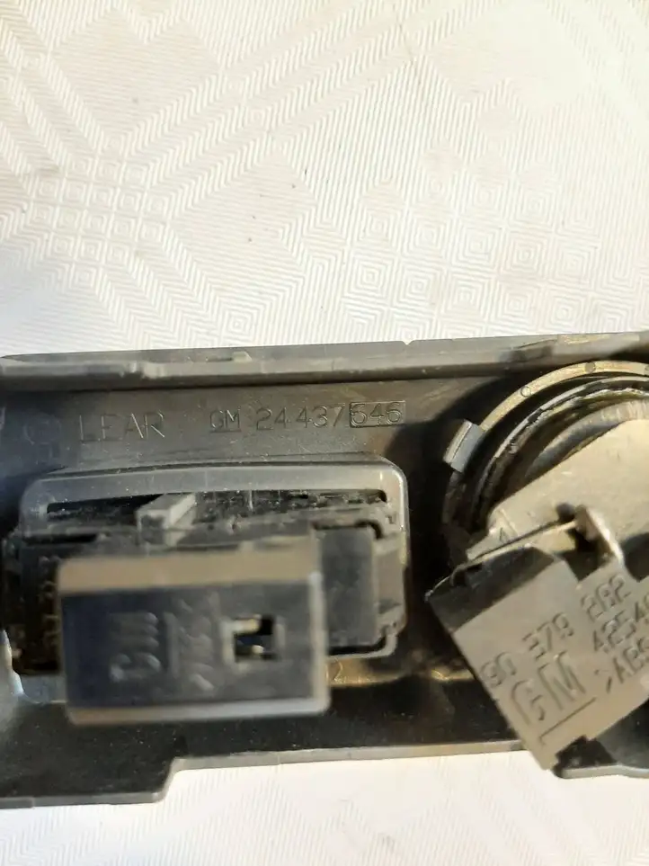 Opel Vectra C (2002 - 2005) 24437646 Кнопка стеклоподъемников — фото 4