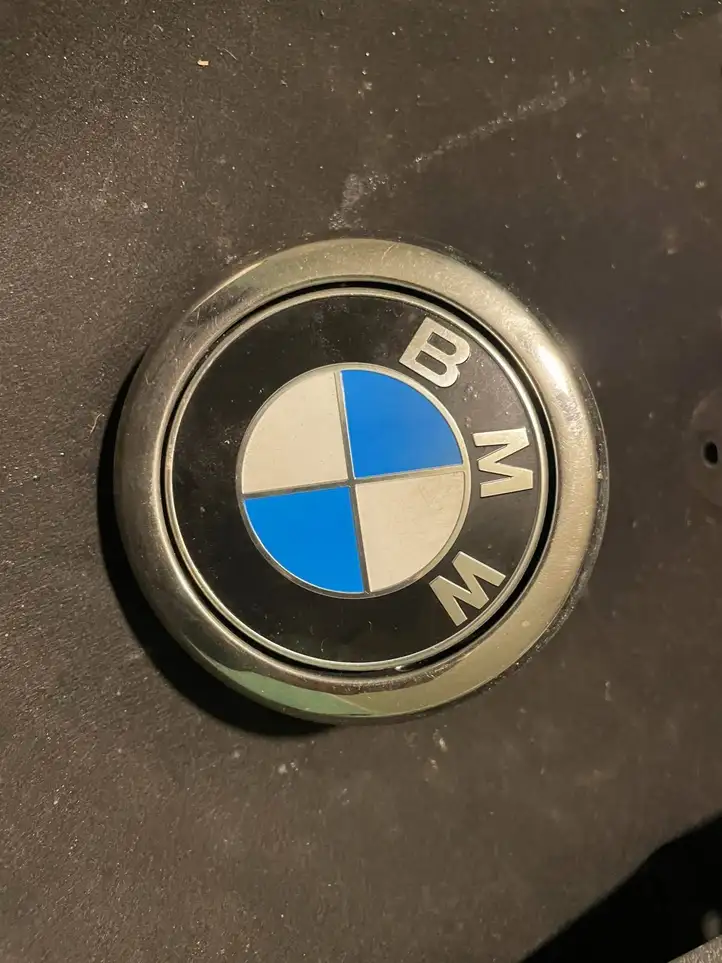 BMW 1 F20 F21 (2011 - 2019) 7270728 Эмблема производителя — фото 1