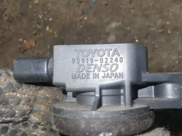 Toyota Yaris (2003 - 2005) 9091902240 Катушка зажигания — фото 3