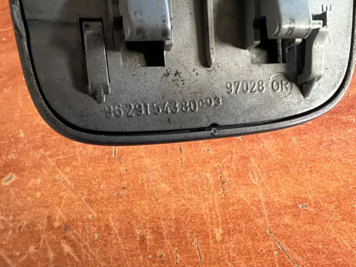 Peugeot 607 (2000 - 2004) 9629154380 Крышка топливного бака — фото 2