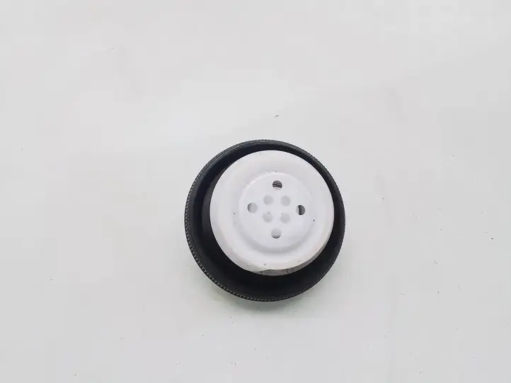 Nissan Note (E11) (2006 - 2014) Крышка топливного бака — фото 3