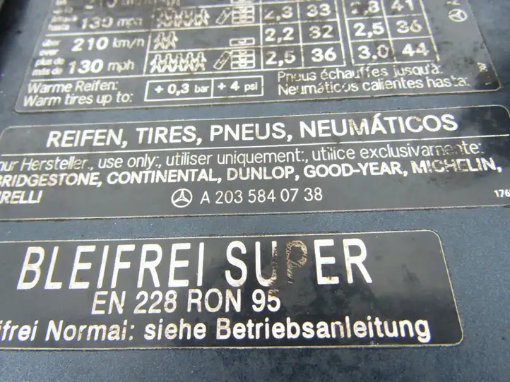 Mercedes-Benz C W203 (2000 - 2007) Крышка топливного бака — фото 1