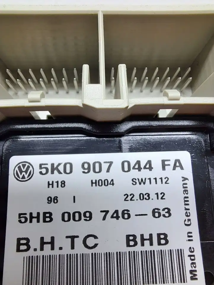 Volkswagen Golf VI (2009 - 2013) 5K0907044FA Блок управления климат-контролем — фото 3