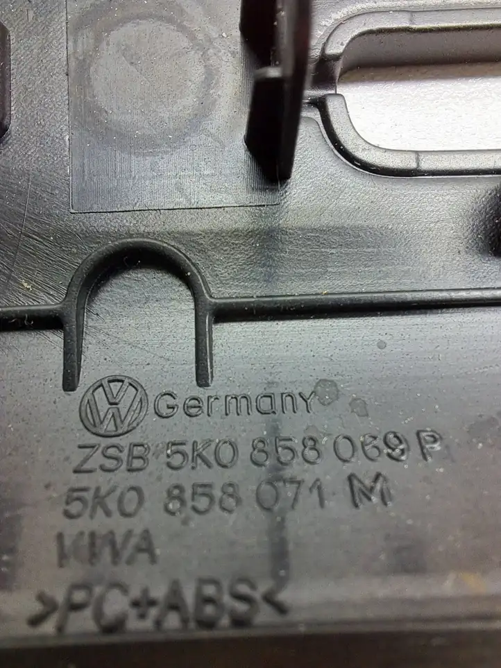 Volkswagen Golf VI (2009 - 2013) 5K0858071M Отделка блока климат-контроля — фото 3