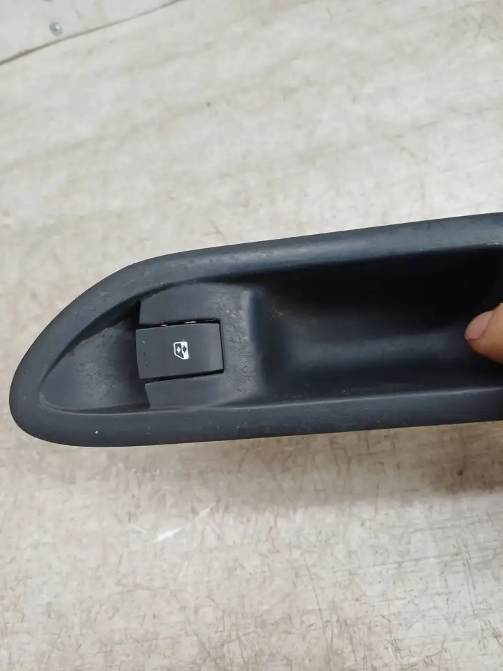 Renault Laguna II (2001 - 2005) 8200016013 Блок кнопок стеклоподъемников — фото 2
