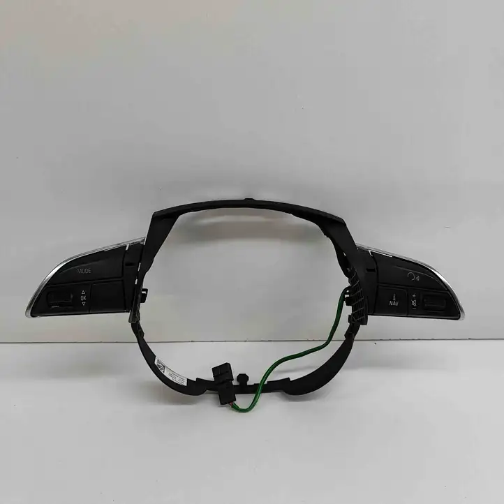 Audi A4 S4 B8 8K (2011 - 2015) 4L0951523C Кнопки на рулевом колесе — фото 1