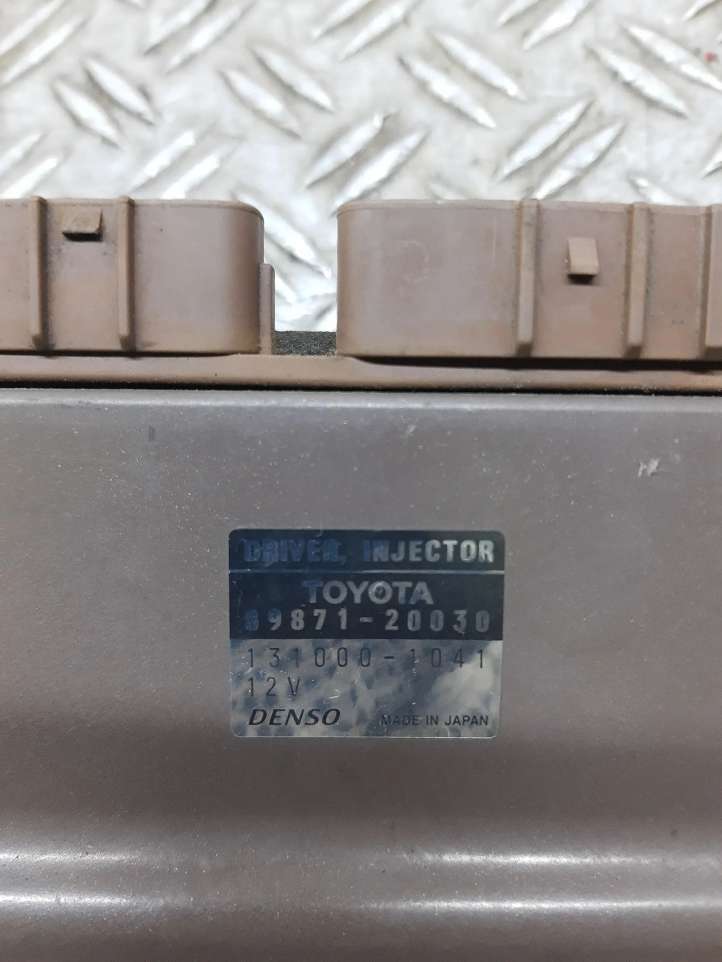 Toyota Corolla Verso E121 (2001 - 2004)   Блок управления топливных форсунок