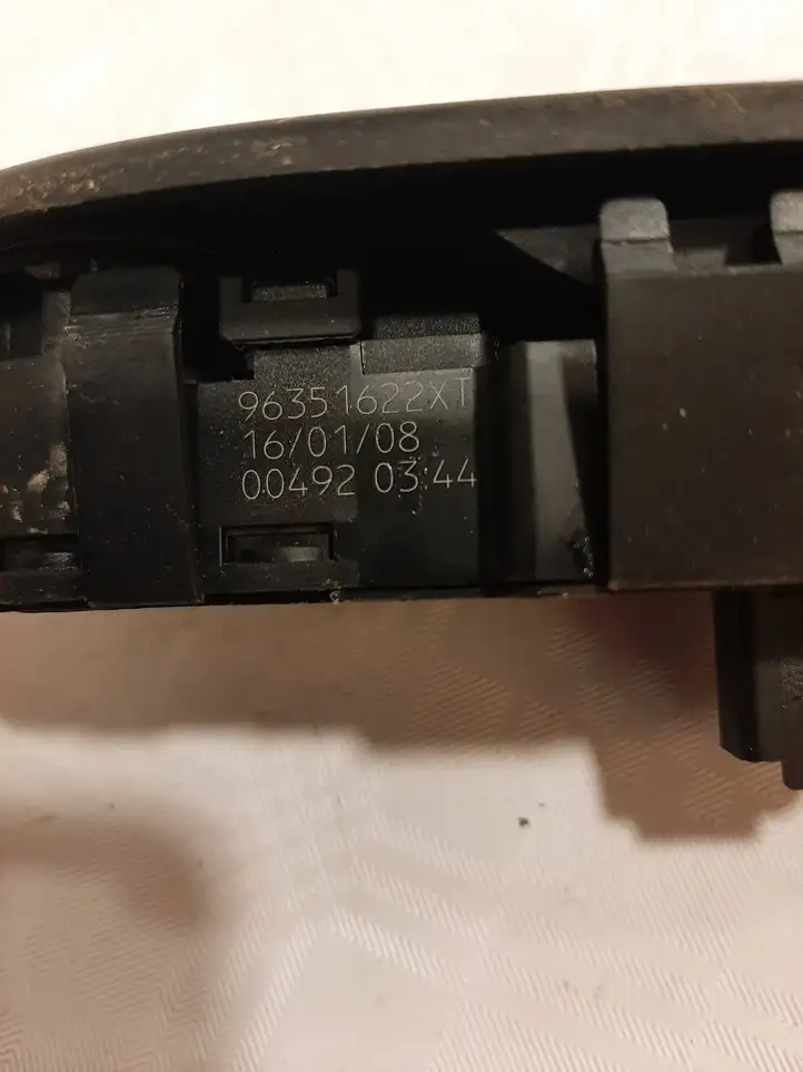 Peugeot 307 CC (2001 - 2005) 96351622XT Блок кнопок стеклоподъемников — фото 4