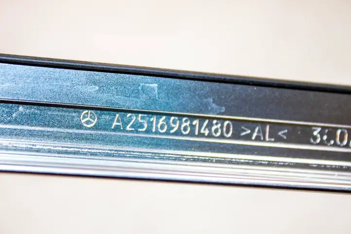 Mercedes-Benz R W251 (2005 - 2013) a2516981480 Накладка стекла передней двери — фото 11
