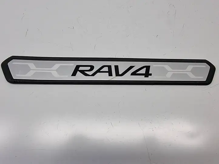 Toyota RAV 4 (XA50) (2018 - ) 67913YY160 Внутренняя отделка переднего порога — фото 1