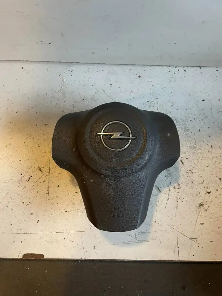 Opel Corsa D (2006 - 2010) 13235770 Подушка безопасности руля — фото 1