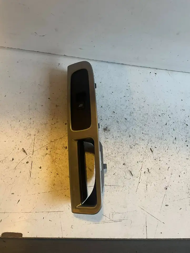 Volvo V50 (2004 - 2008) 8663815 Накладка кнопки стеклоподъемника — фото 1