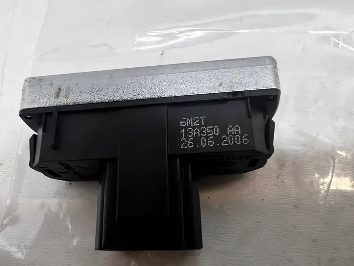 Ford S-MAX (2006 - 2010) 13A350AA Включатель аварийных фонарей — фото 4