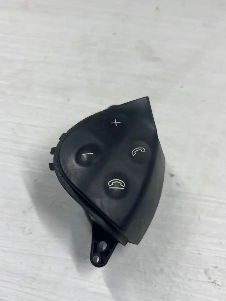Mercedes-Benz E W211 (2002 - 2009) A2118213358 Кнопки на рулевом колесе — фото 1