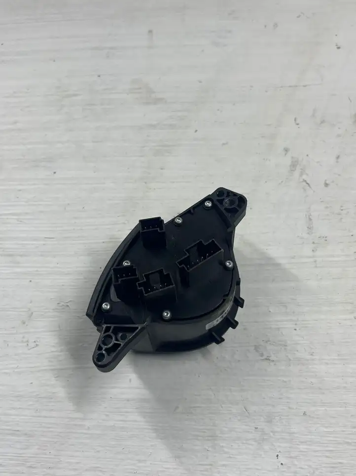 Mercedes-Benz E W211 (2002 - 2009) A2118213358 Кнопки на рулевом колесе — фото 2