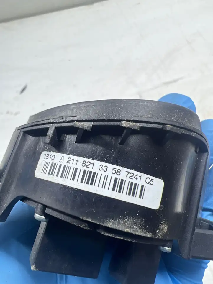 Mercedes-Benz E W211 (2002 - 2009) A2118213358 Кнопки на рулевом колесе — фото 3