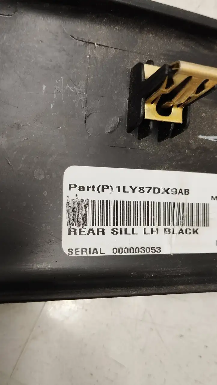 Jeep Grand Cherokee (2010 - 2021) 1ly87dx9ab Внутренняя отделка заднего порога — фото 3
