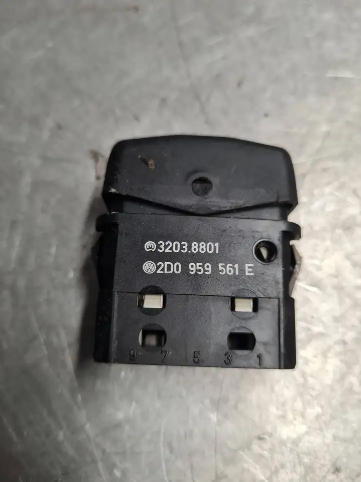 Mercedes-Benz Sprinter W901 W902 W903 W904 (1995 - 2007) 2D0959561E Другие включатели / ручки/ переключатели — фото 3