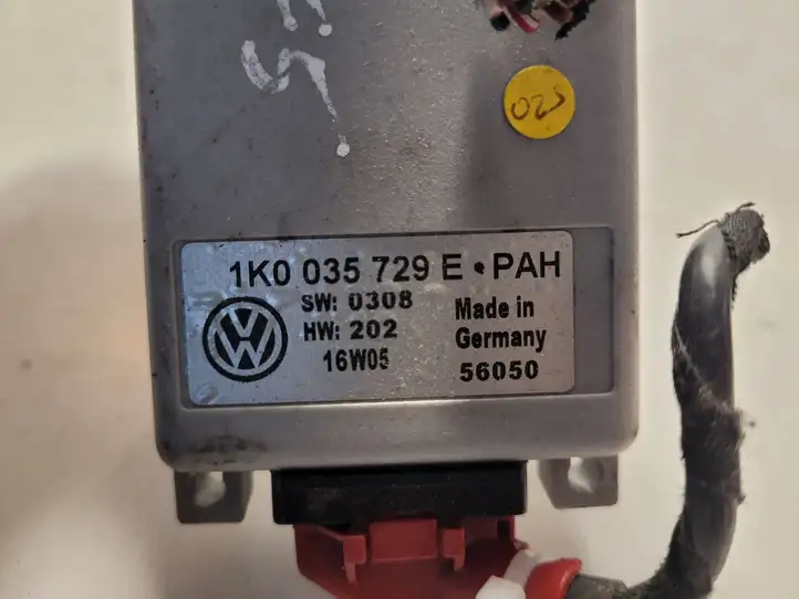 Volkswagen Touran I (2003 - 2010) 1K0035729 Блок GSM — фото 3