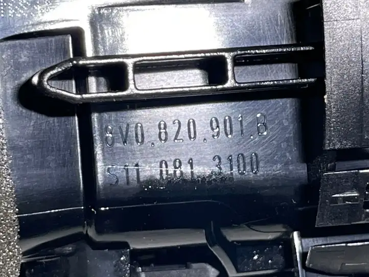 Audi A3/S3 8V (2012 - 2016) 8V0820901B Боковой воздушный дефлектор — фото 6