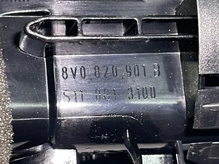 Audi A3/S3 8V (2012 - 2016) 8V0820901B Боковой воздушный дефлектор — фото 5