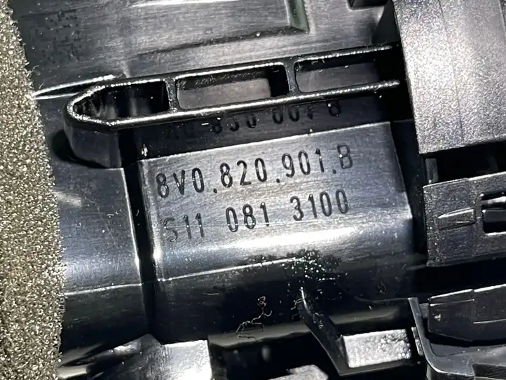 Audi A3/S3 8V (2012 - 2016) 8V0820901B Боковой воздушный дефлектор — фото 5