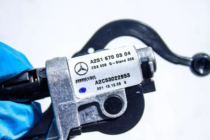 Mercedes-Benz R W251 (2005 - 2013) a2516700304 Электродвигатель форточки — фото 7