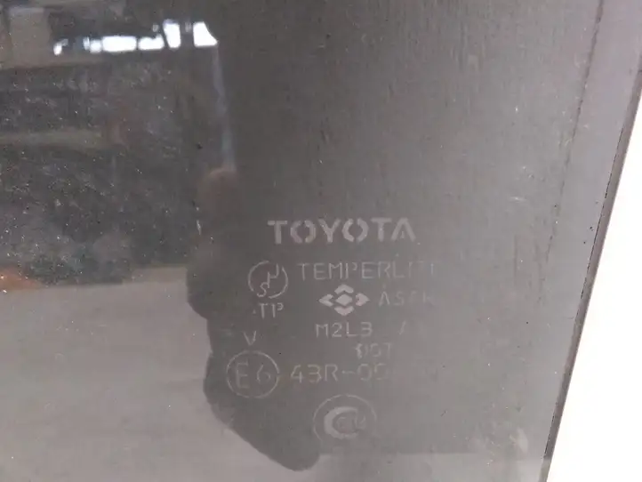 Toyota RAV 4 (XA20) (2000 - 2005) Стекло задней двери — фото 2