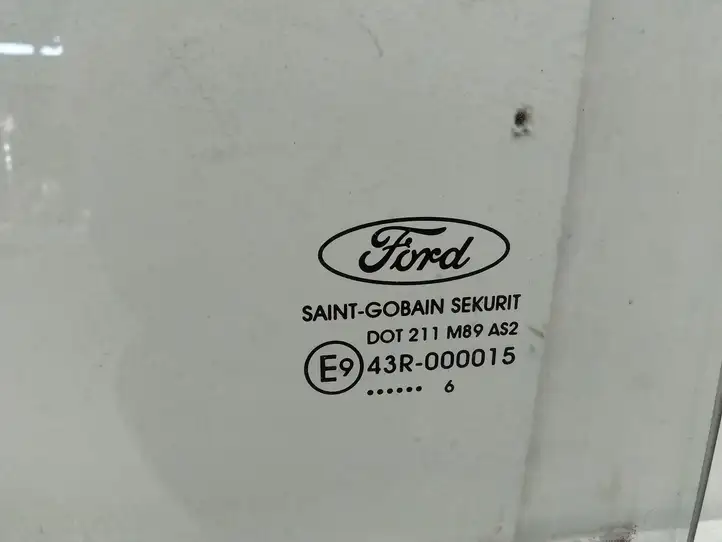 Ford Focus (2005 - 2008) Стекло задней двери — фото 2