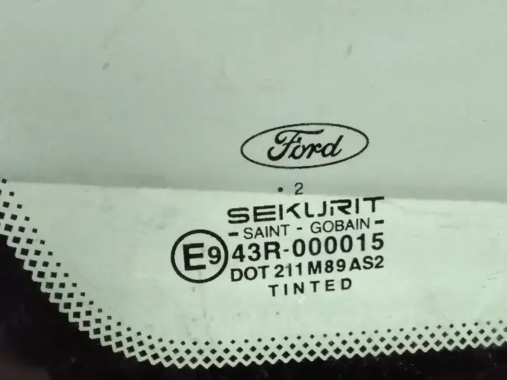 Ford Focus (1998 - 2004) Заднее боковое стекло — фото 3
