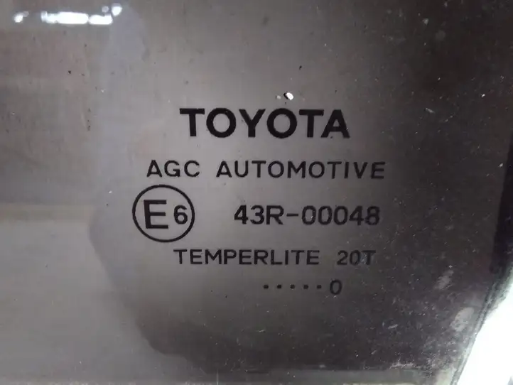 Toyota Avensis T270 (2009 - 2012) Стекло задней двери — фото 2