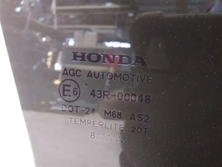 Honda Civic (2006 - 2011) Стекло задней двери — фото 2