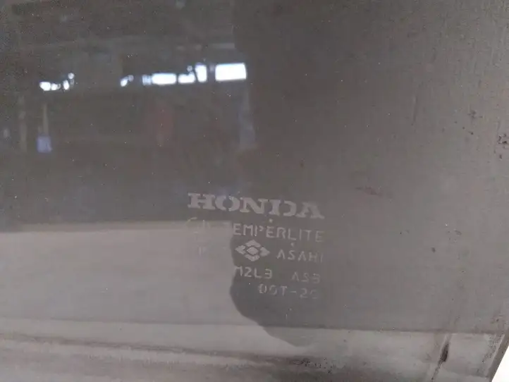 Honda Stream (2000 - 2003) Стекло задней двери — фото 2
