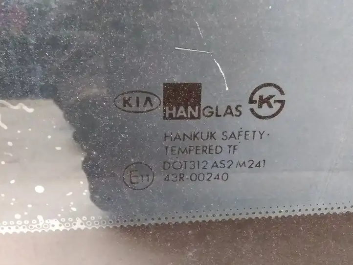 Kia Carnival (1997 - 2002) Заднее боковое стекло — фото 6