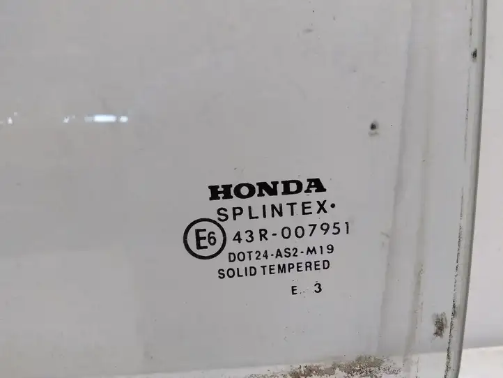 Honda CR-V (2001 - 2004) Стекло задней двери — фото 2