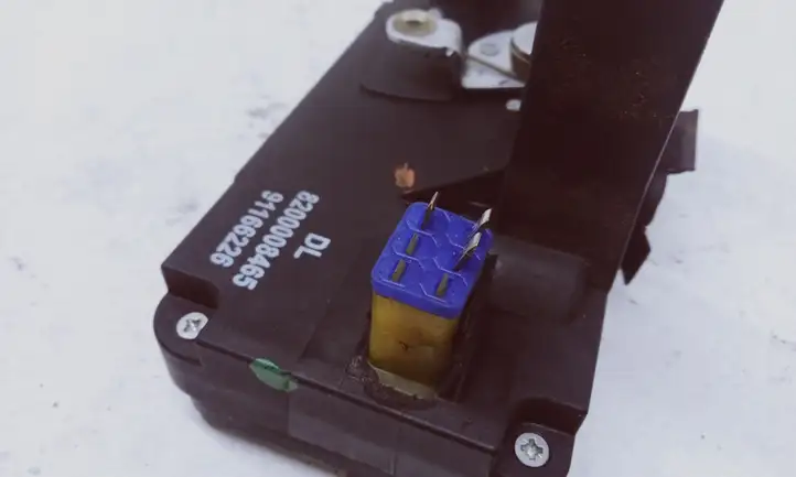 Renault Trafic II (X83) (2002 - 2014) 8200008465 Замок раздвижной двери — фото 2