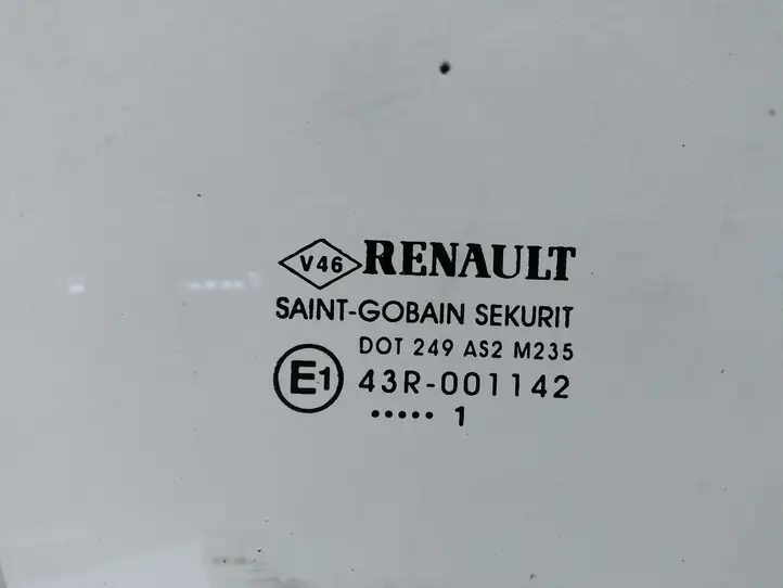 Renault Megane III (2009 - 2016) Стекло передней двери — фото 2