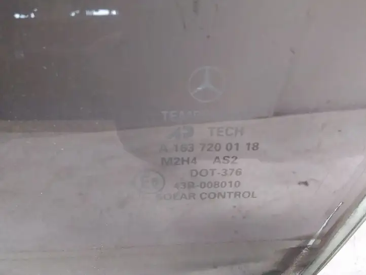 Mercedes-Benz ML W163 (1997 - 2005) A1637200118 Стекло передней двери — фото 2