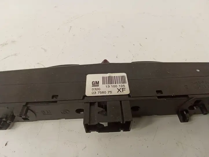 Opel Zafira B (2003 - 2006) 13100105 Включатель аварийных фонарей — фото 6