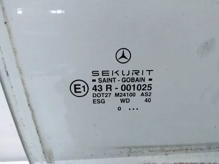 Mercedes-Benz E W210 (1995 - 2002) Стекло задней двери — фото 2