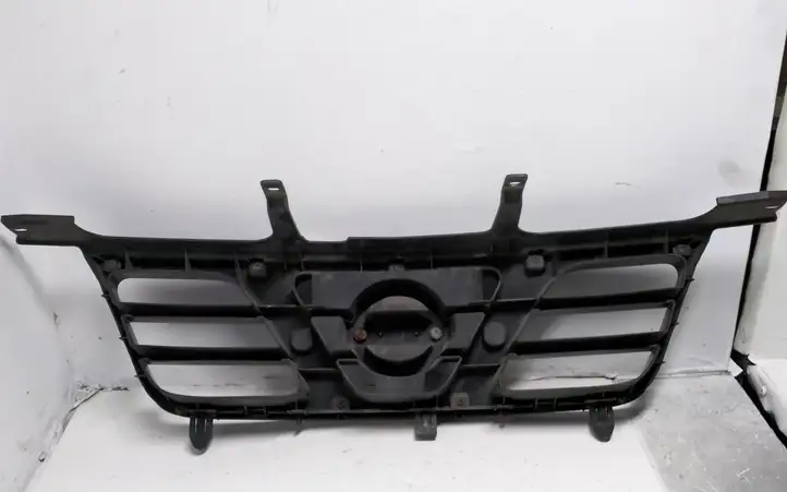 Nissan X-Trail T30 (2001 - 2007) 623108H700 Передняя решетка — фото 2