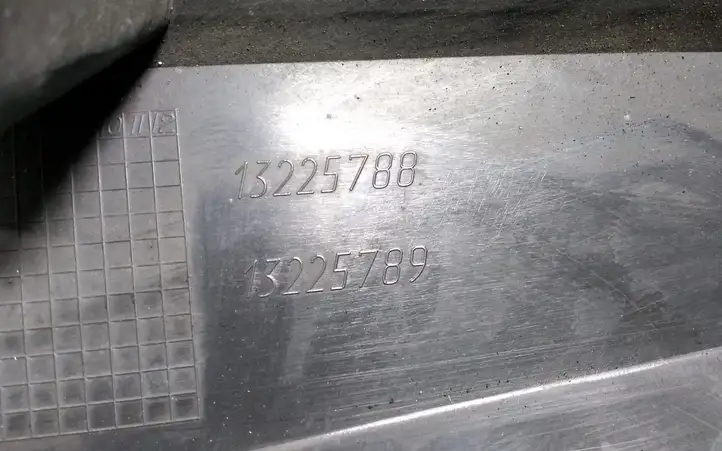 Opel Astra H (2004 - 2009) 13225788 Передняя решетка — фото 3