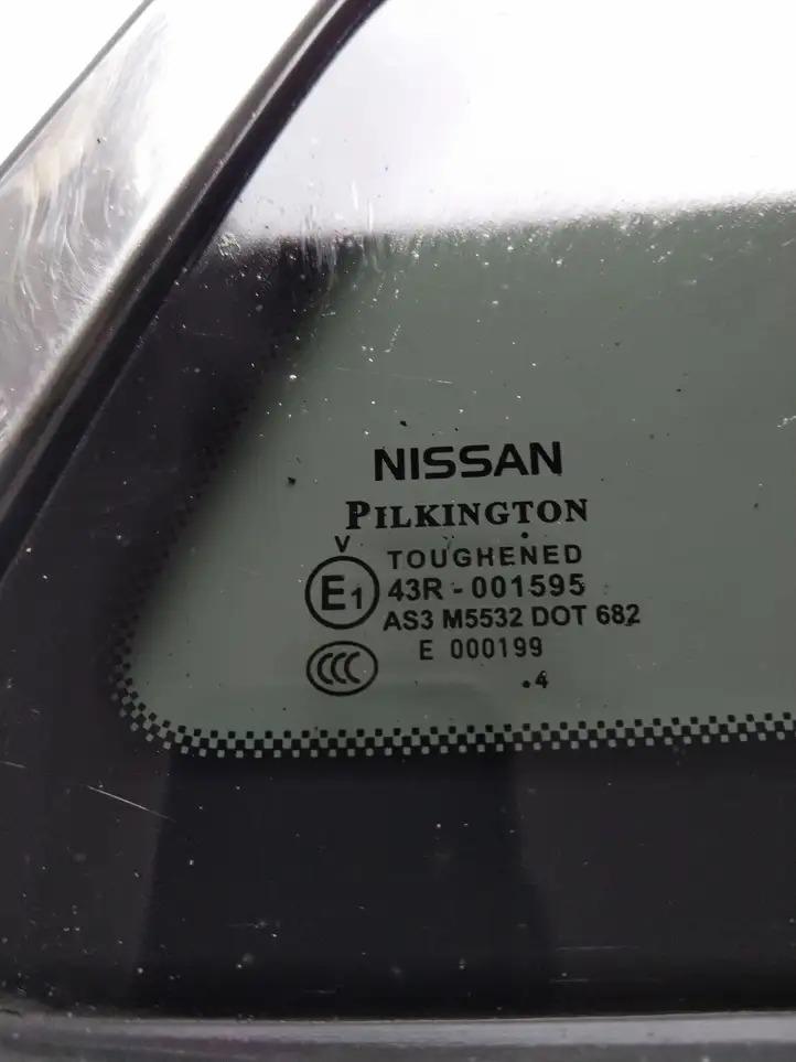 Nissan Qashqai (2013 - 2017) Заднее боковое стекло — фото 3