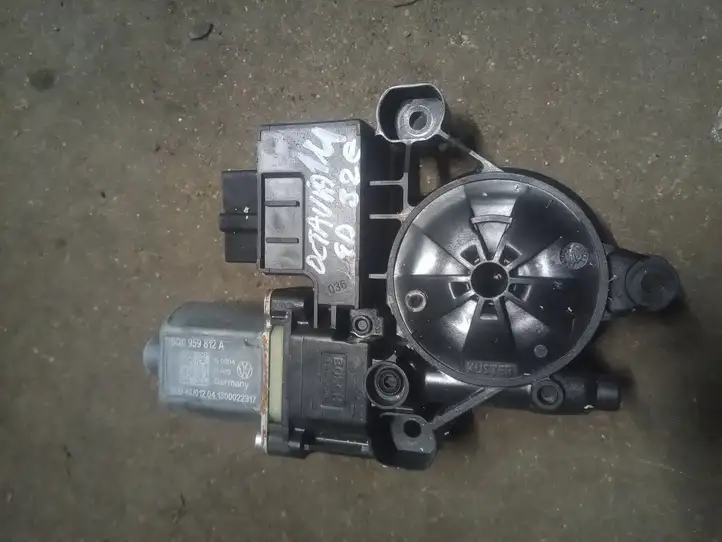 Skoda Octavia Mk3 (5E) (2013 - 2019) Стеклоподъемник задней двери — фото 2